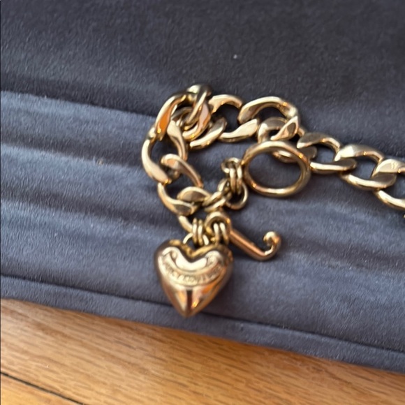 Juicy Couture Gold Heart Charm Bracelet - Picture 3 of 4